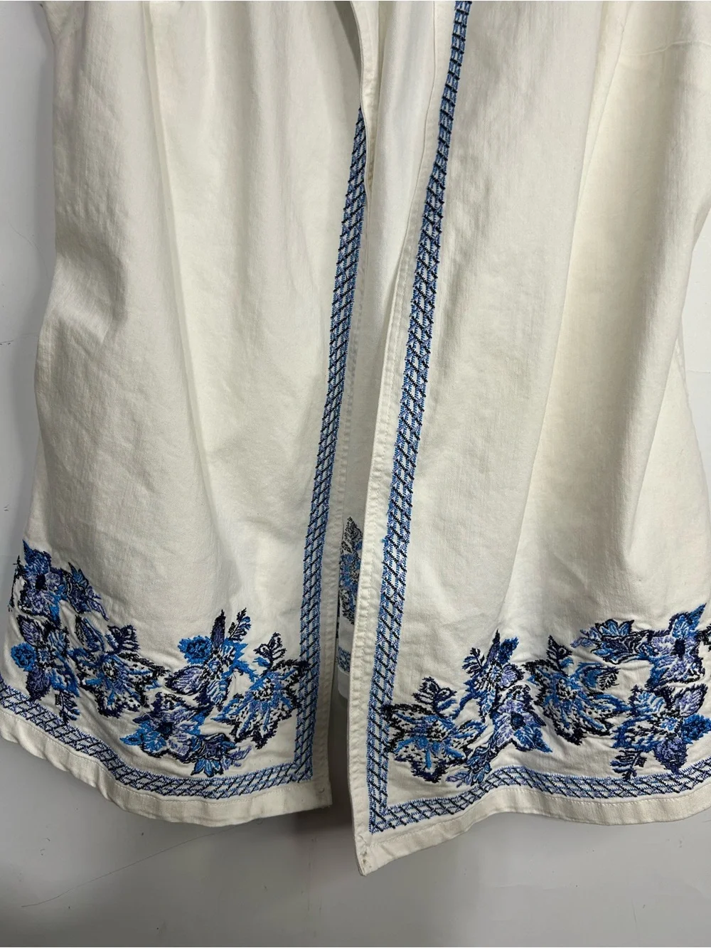 26W Blue Embroidered White‎ Open Front Denim Sleeveless Duster